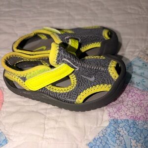 Nike Kids Sandals in Gray and Neon Yellow
